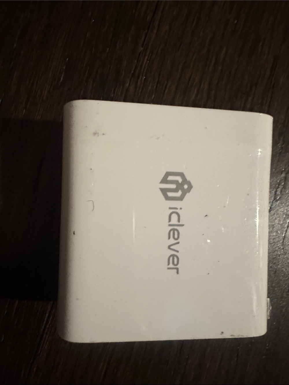 White USB Wall Charger – Fast Compact Power Adapter